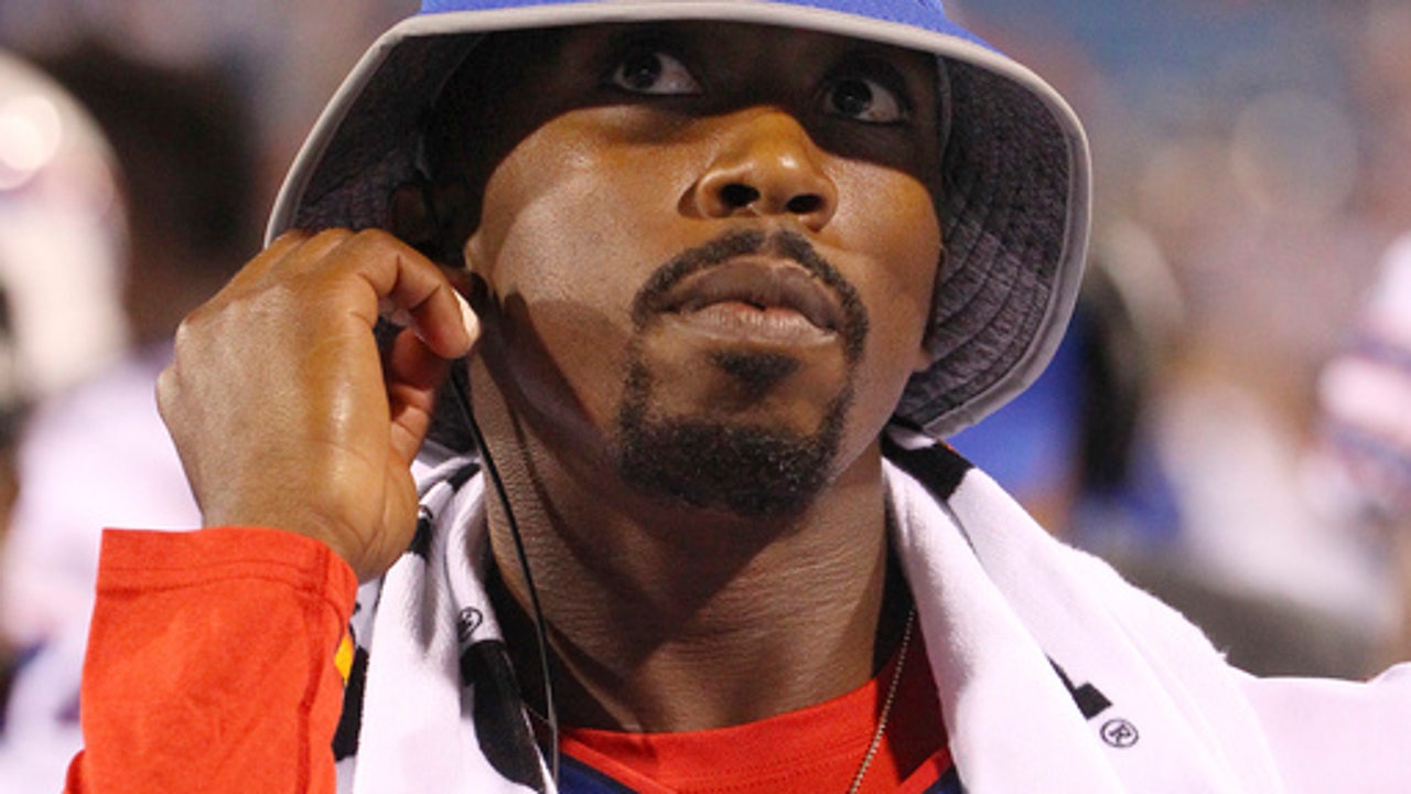 Taylor opens 2nd season as Bills starter facing former team